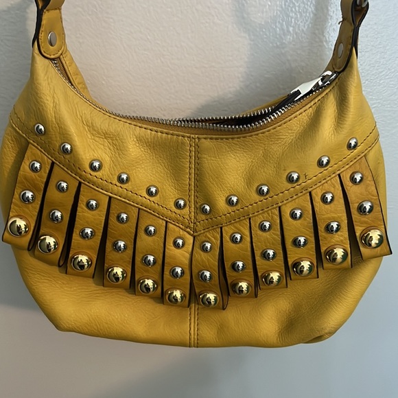 B Makowsi Shoulder Bag - Picture 3 of 5